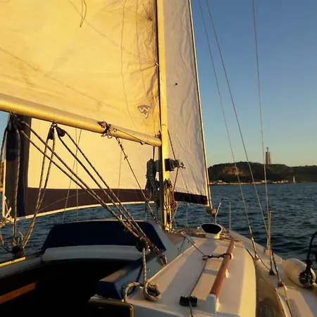 Love Boat With A Tour * Lisbon